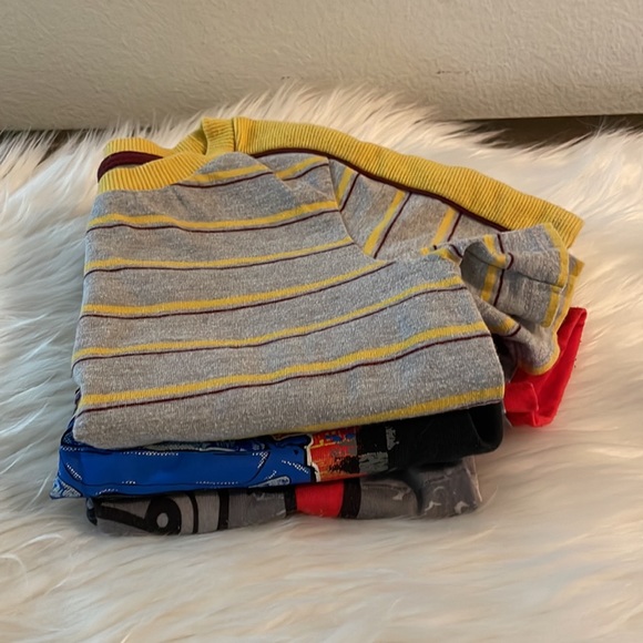 Three boys tops * size 4T * 2 shirts one pajama shirt - Picture 16 of 16